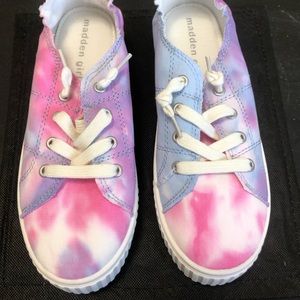 madden girl Marisa Sneakers tie dye shoes 6.5